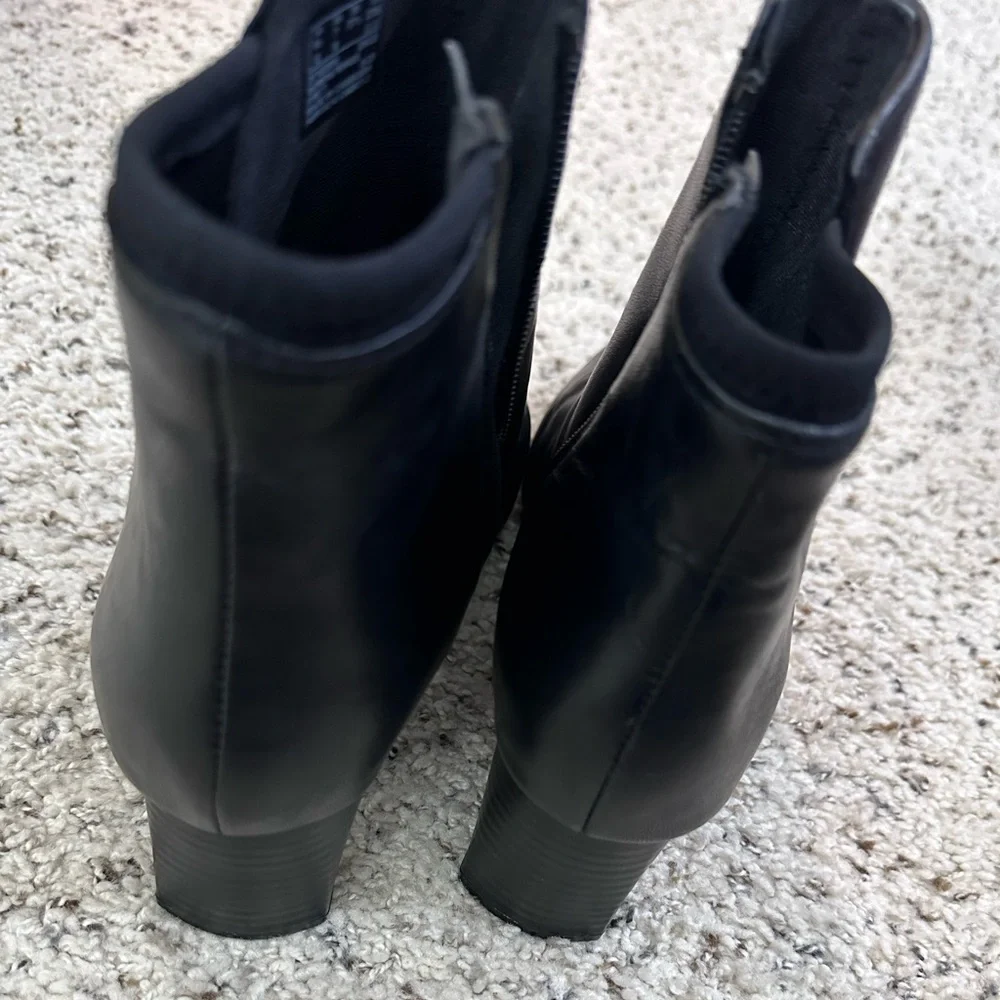 Clarks Kyndall Fae Ankle Bootie in Black Leather - Picture 5 of 7